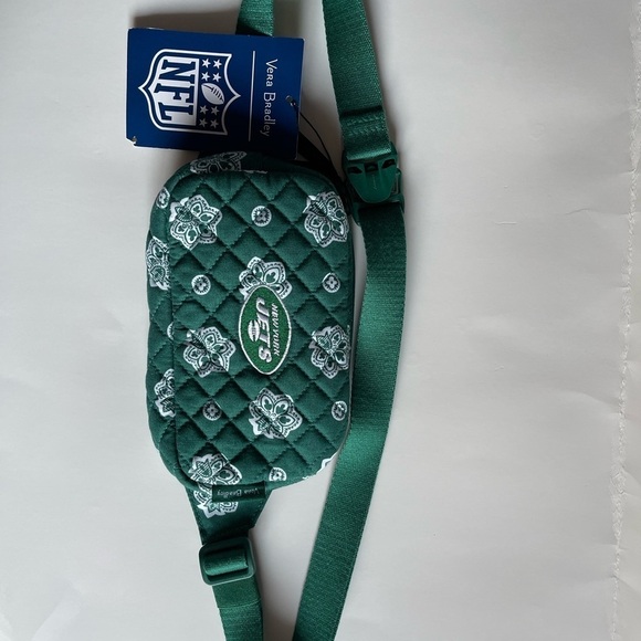 Vera Bradley Handbags - Vera Bradley Green Crossbody Bag